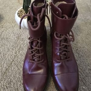 Michael Kors Tatum Maroon Combat Lace Up Logo Women Boots Size 8M As New